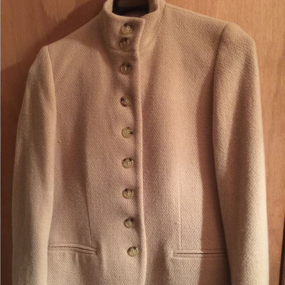 Ralph Lauren button front Wool Blend blazer, fully lined.